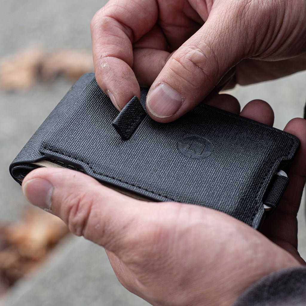 DANGO S2 STEALTH™ BIFOLD WALLET - Angler's Pro Tackle & Outdoors