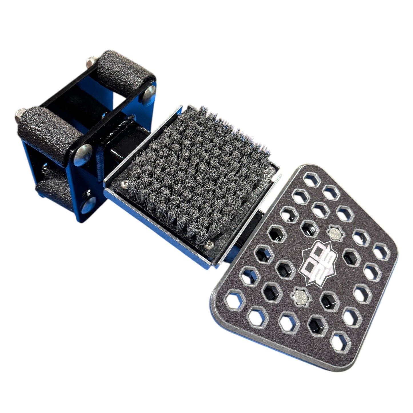DD26 Fishing Access STEPXL with Mean Clean Kick Brush - Angler's Pro Tackle & Outdoors