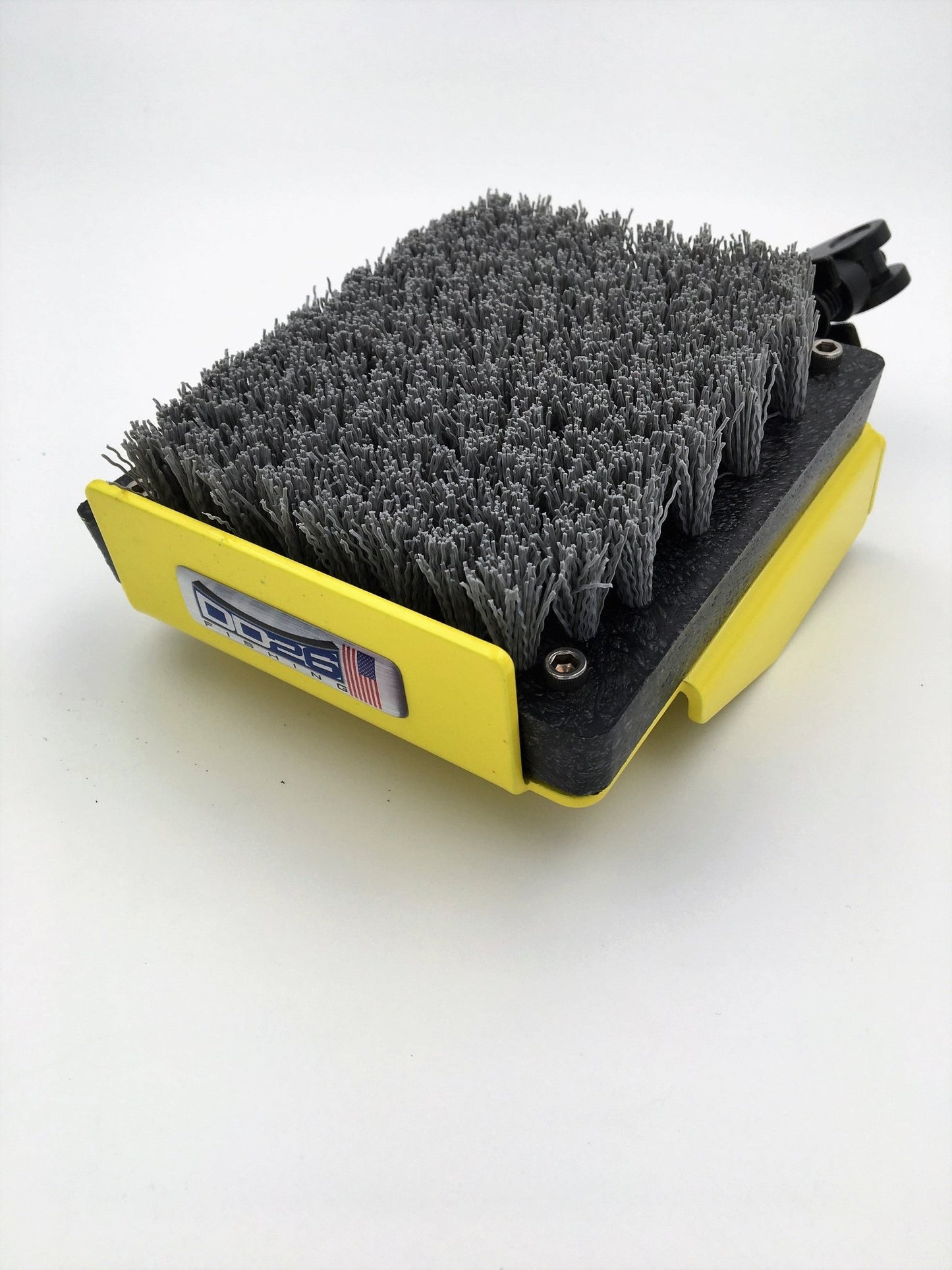 DD26 Fishing Mean Clean Kick Brush - Angler's Pro Tackle & Outdoors