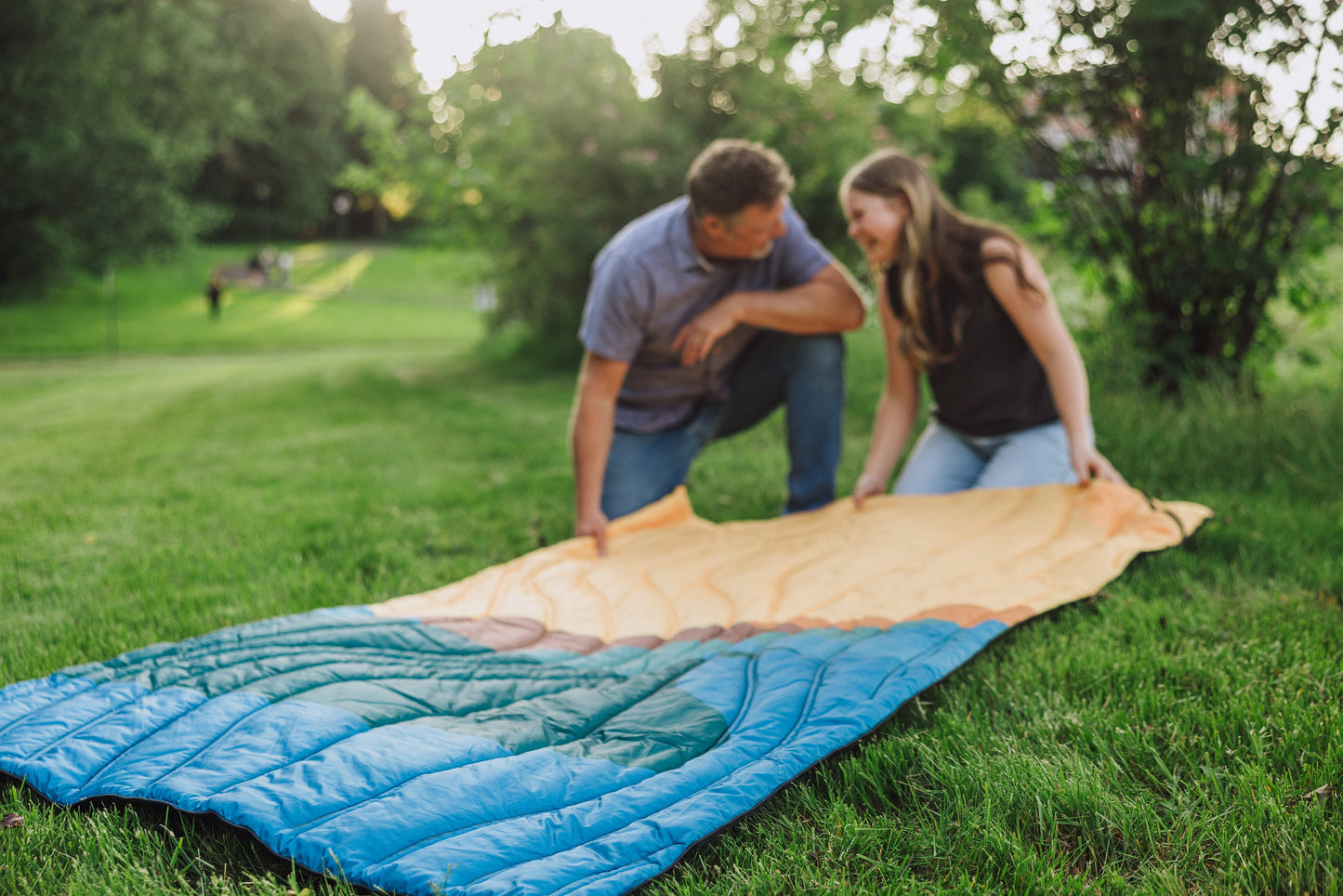 Picnic Time Aura Outdoor Puffer Blanket