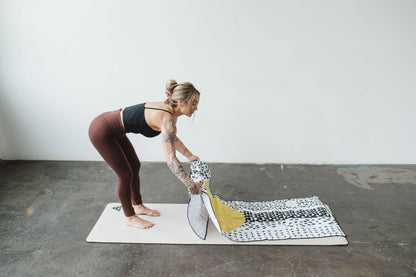 Yune Yoga Towel Jagger