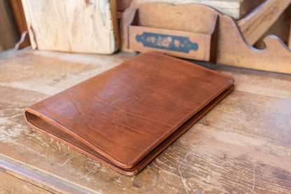 Twisted Arrow Goods Sylvester Padfolio