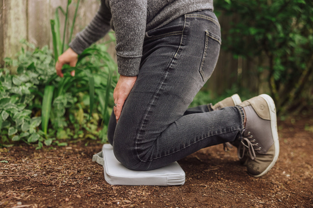 Picnic Time Gardening Kneeling Pad