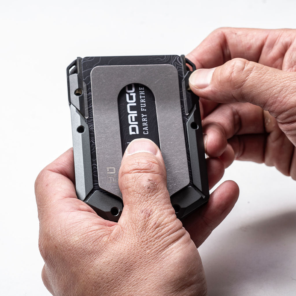 DANGO M4 Maverick™ Rail Wallet with Titanium Clip