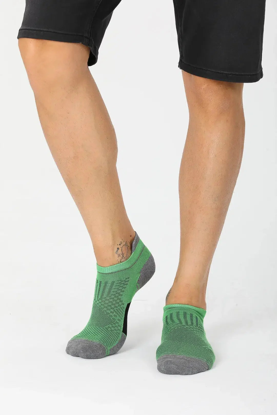 GoWith Men's Bamboo Low Cut Moisture Wicking Athletic Running & Golf Socks