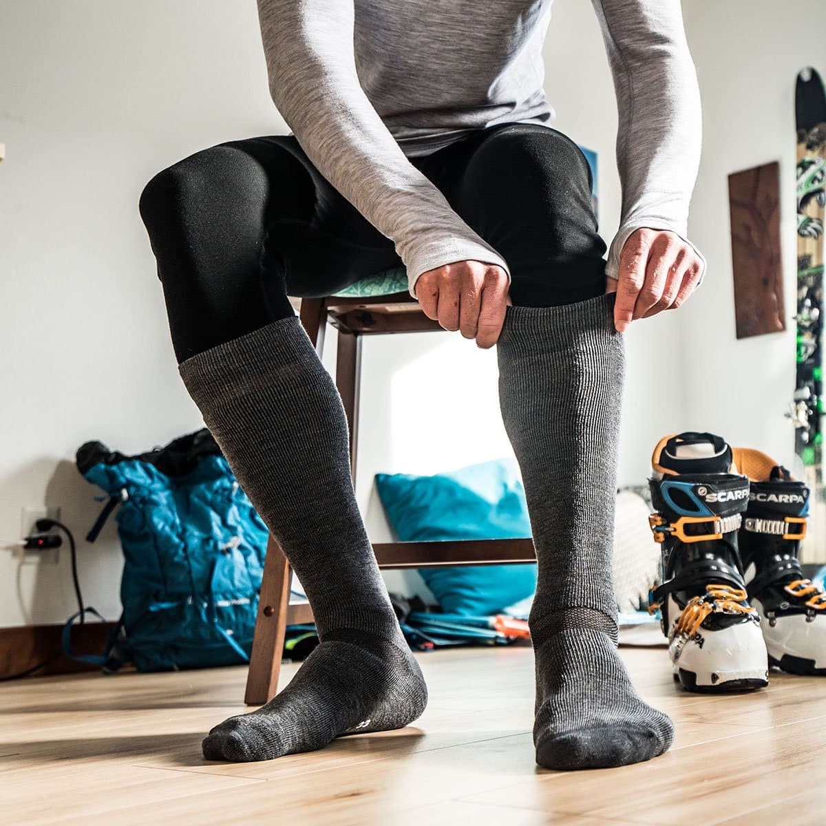 Minus33 Lightweight - Ski and Snowboard Over the Calf Socks