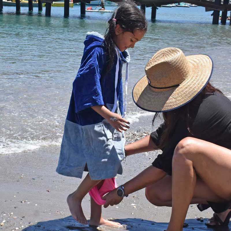 NIXY Kids Towel Changing Poncho - Angler's Pro Tackle & Outdoors