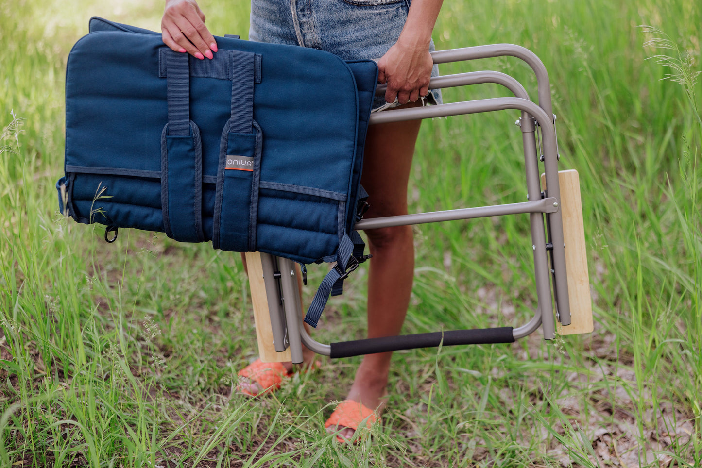 Picnic Time Descanso Padded Beach Chair