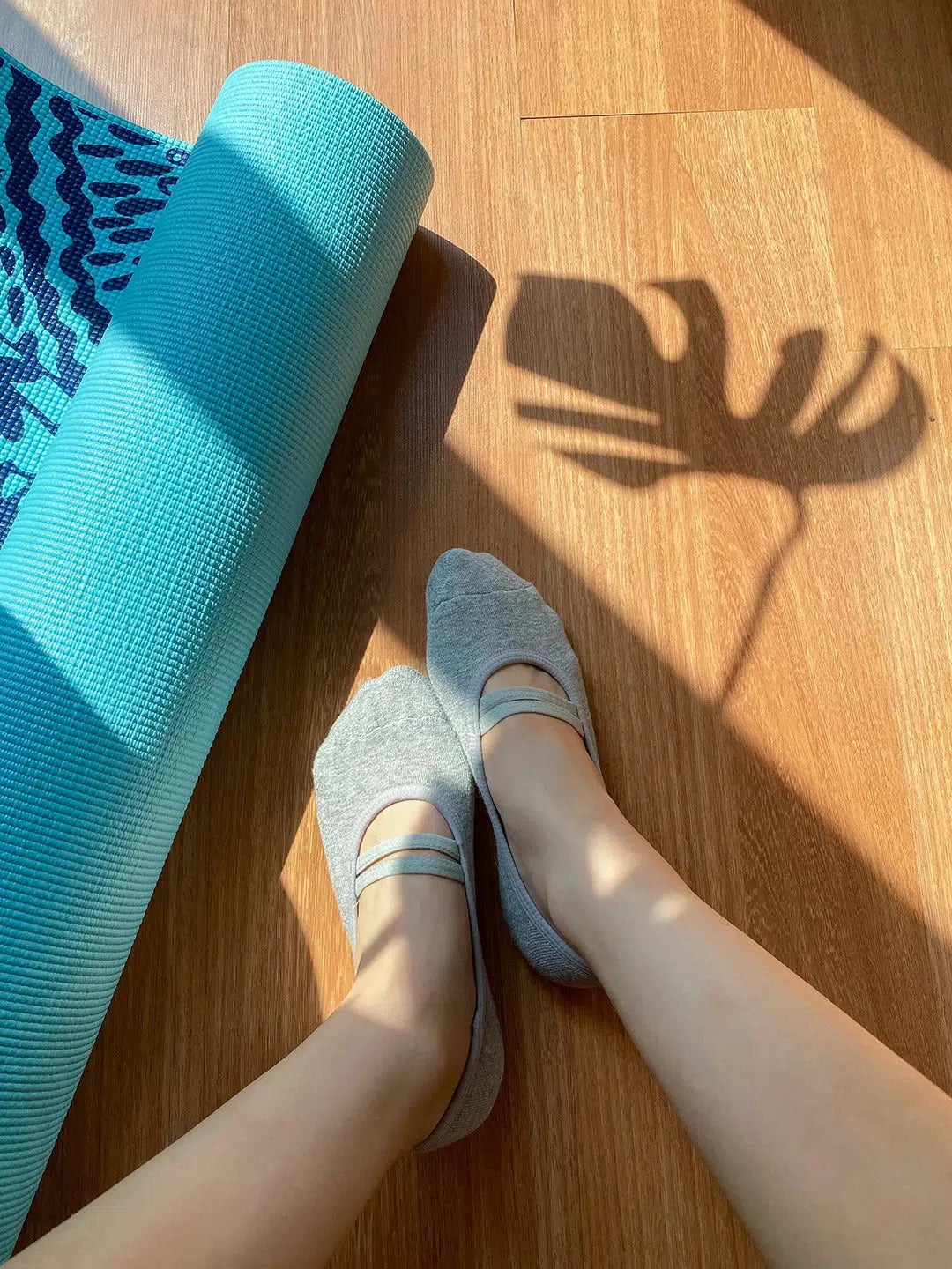 GoWith Women's Non Slip No Show Grip Socks for Yoga & Pilates & Ballet