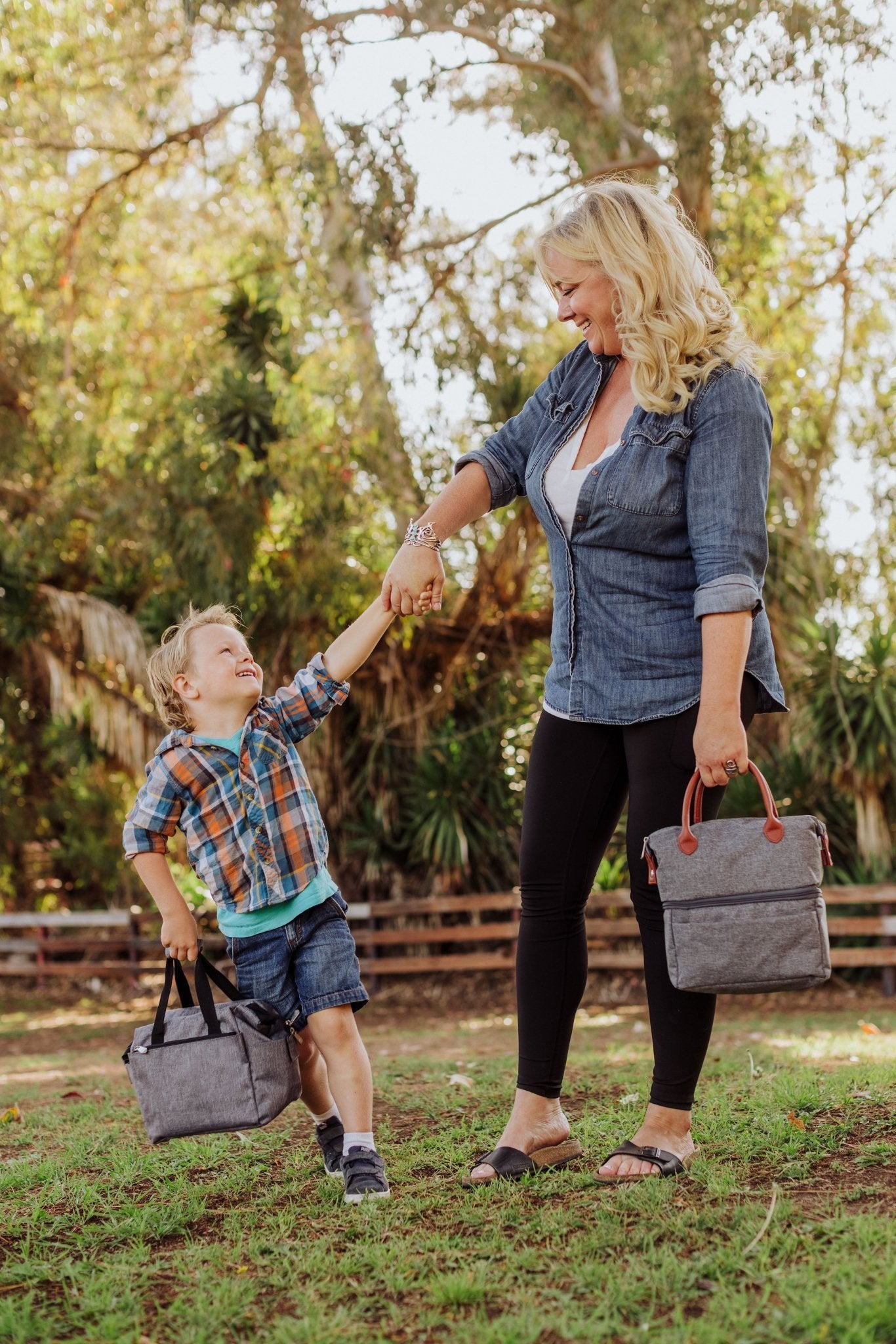 Picnic Time On The Go Lunch Bag Cooler - Angler's Pro Tackle & Outdoors
