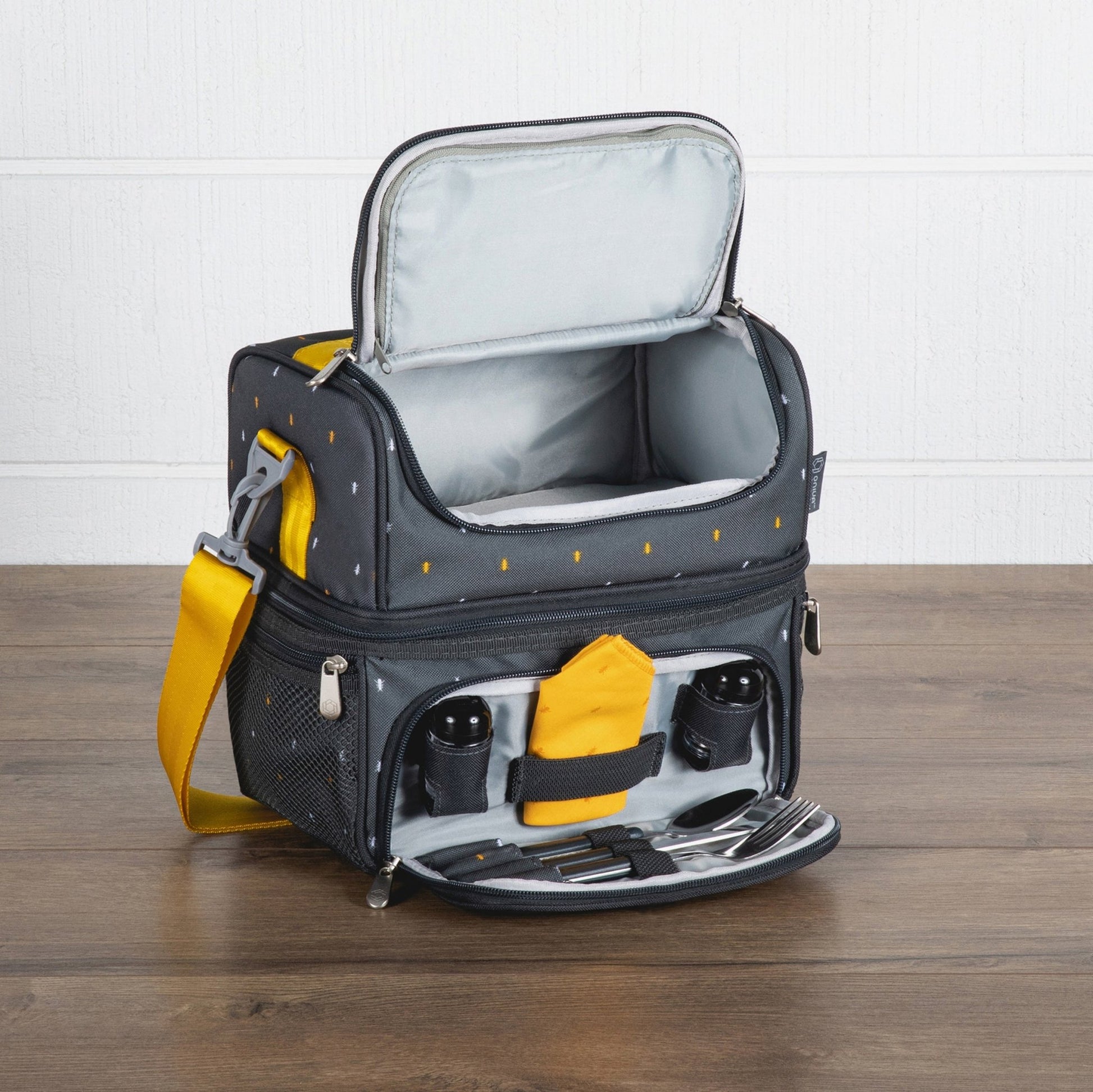 Picnic Time Pranzo Lunch Bag Cooler with Utensils - Angler's Pro Tackle & Outdoors