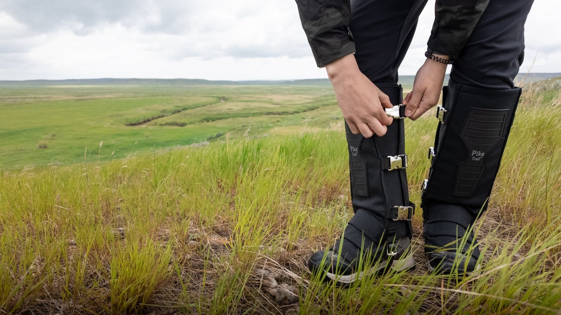 Pike Trail Snake Gaiters Leg Guards - Angler's Pro Tackle & Outdoors