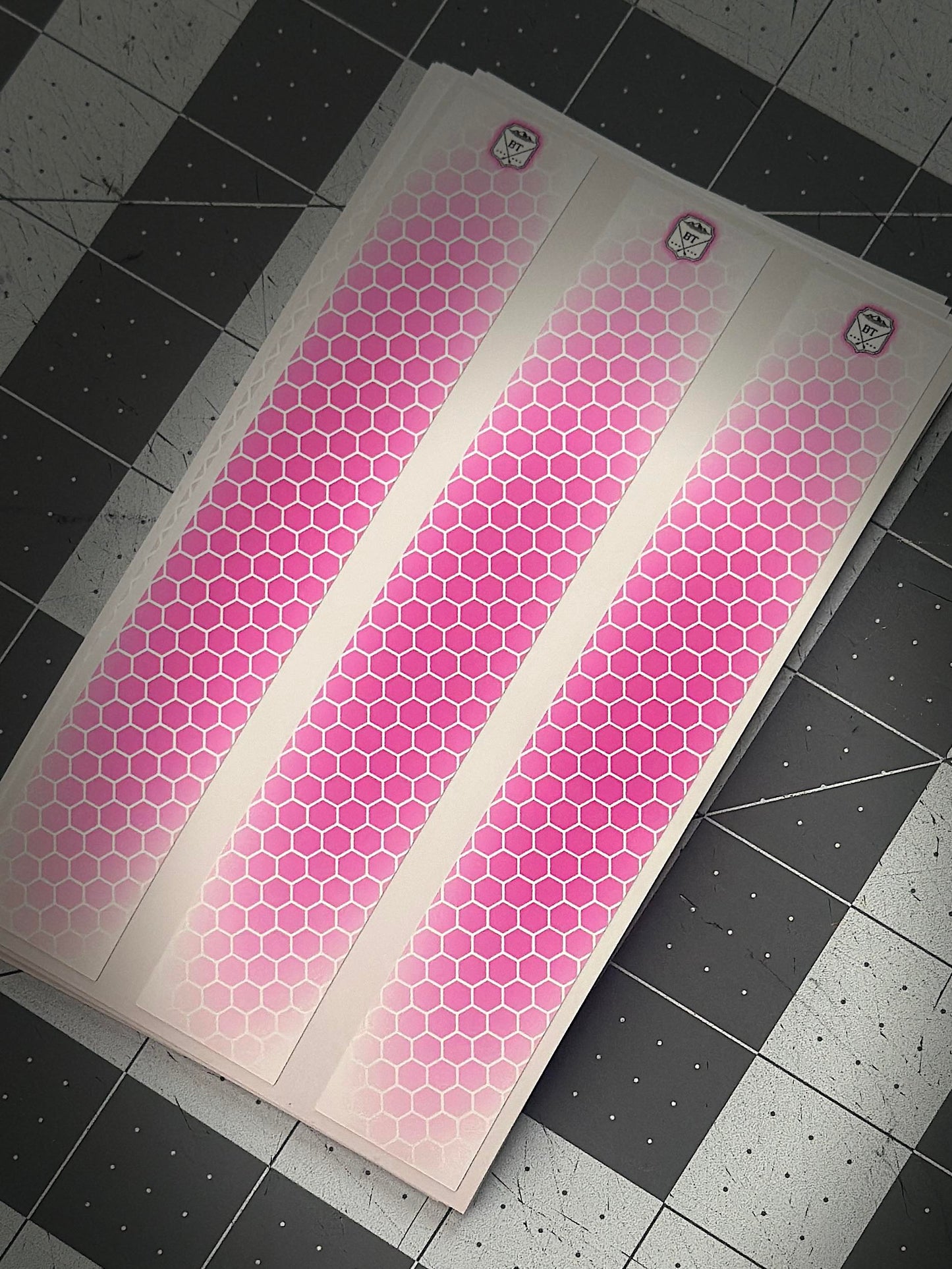 The Bowtique White Shadow Drop Honeycomb Arrow Wraps