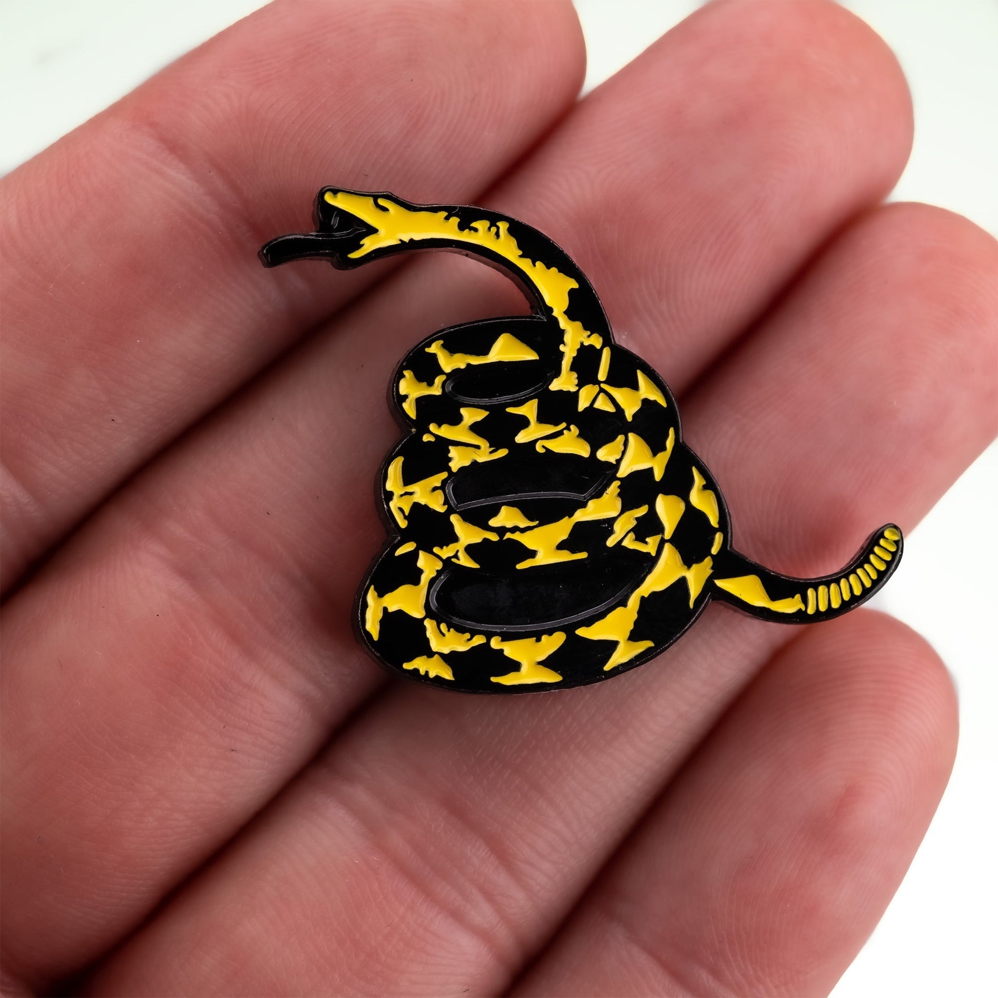 Pins and Aces Don't Tread on Me Ball Marker - Angler's Pro Tackle & Outdoors