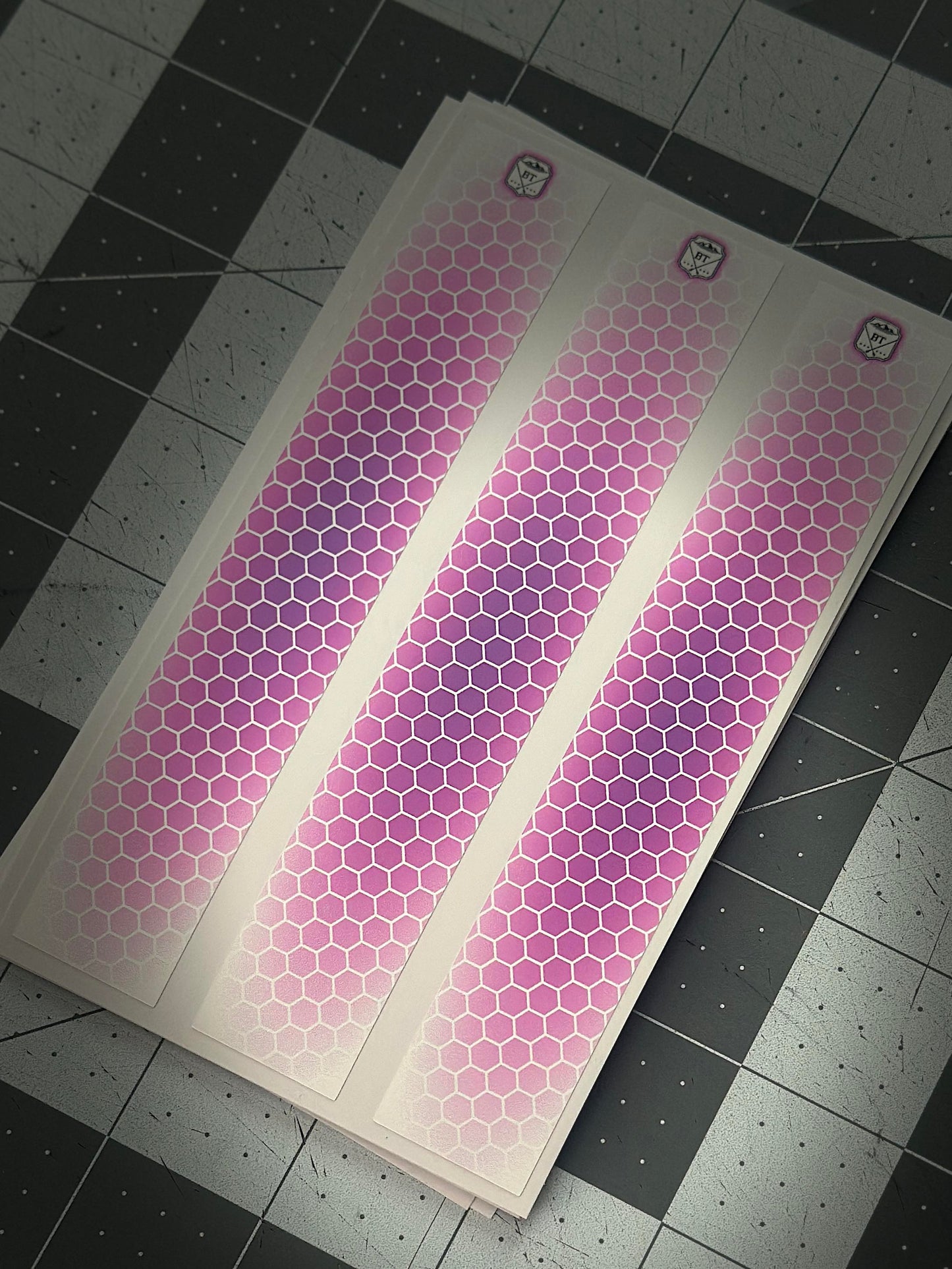 The Bowtique White Shadow Drop Honeycomb Arrow Wraps