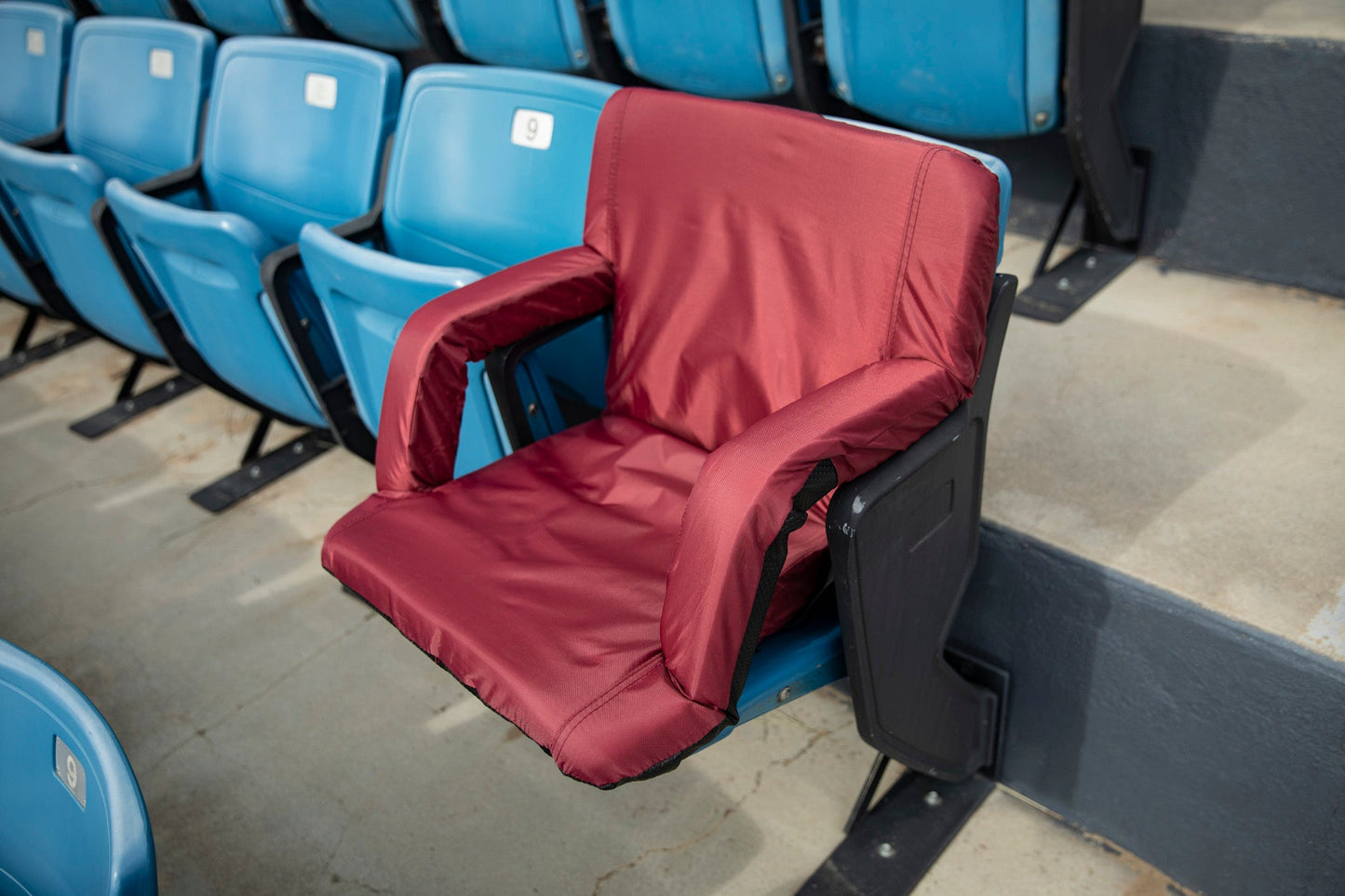 Picnic Time Ventura Portable Reclining Stadium Seat