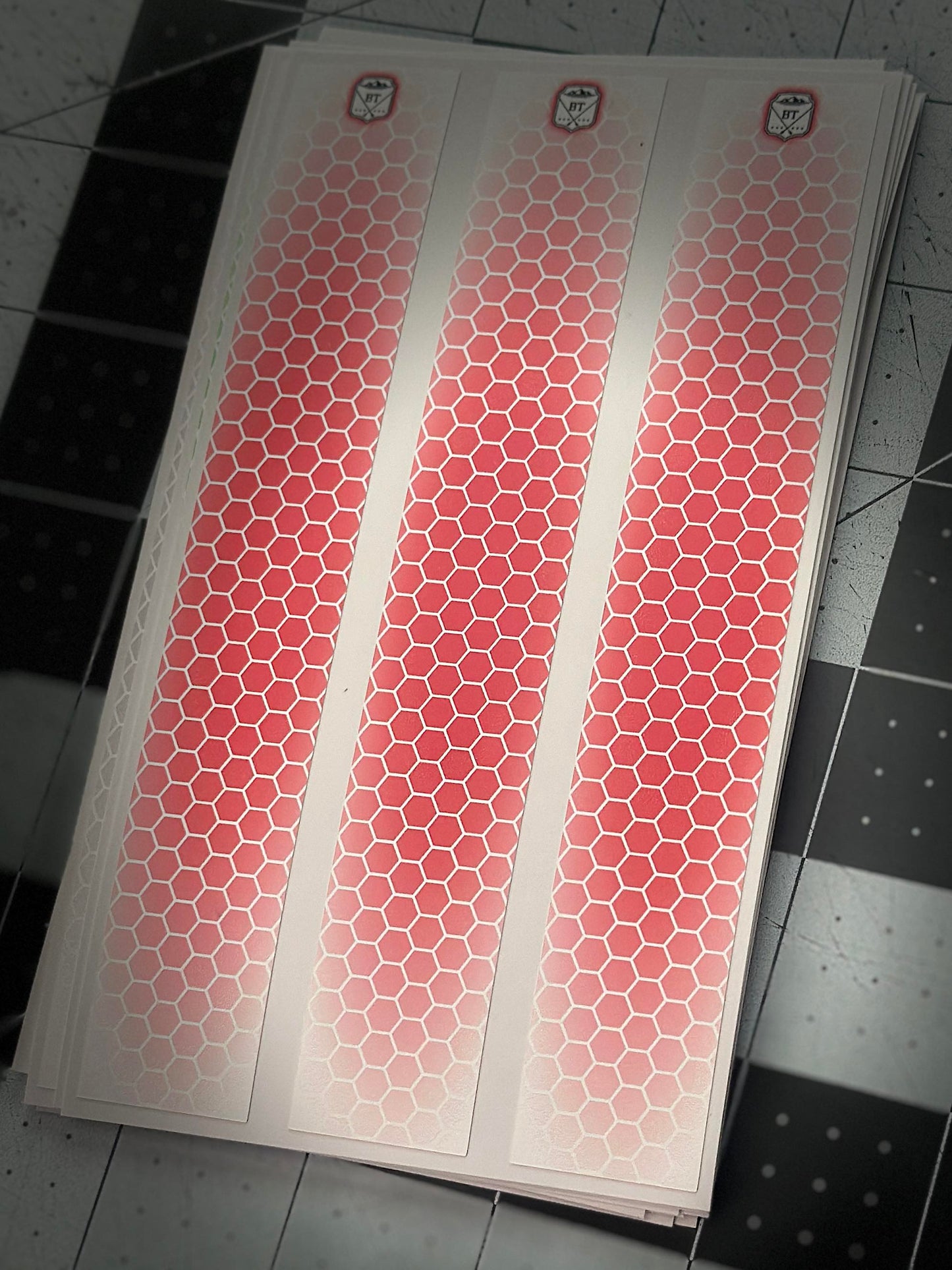 The Bowtique White Shadow Drop Honeycomb Arrow Wraps