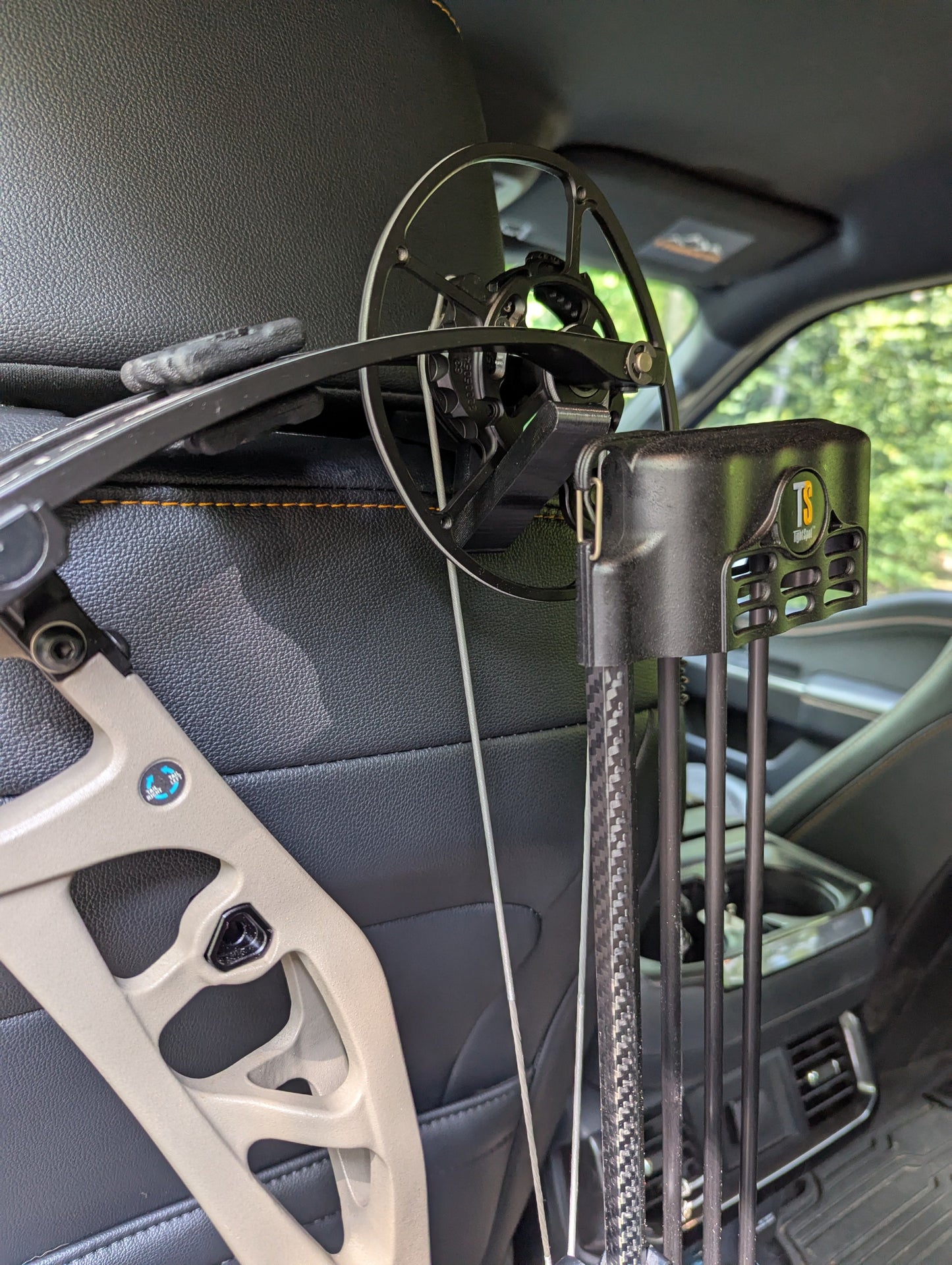 3D Hunting Solutions Headrest Post Bow/Gear Hanger