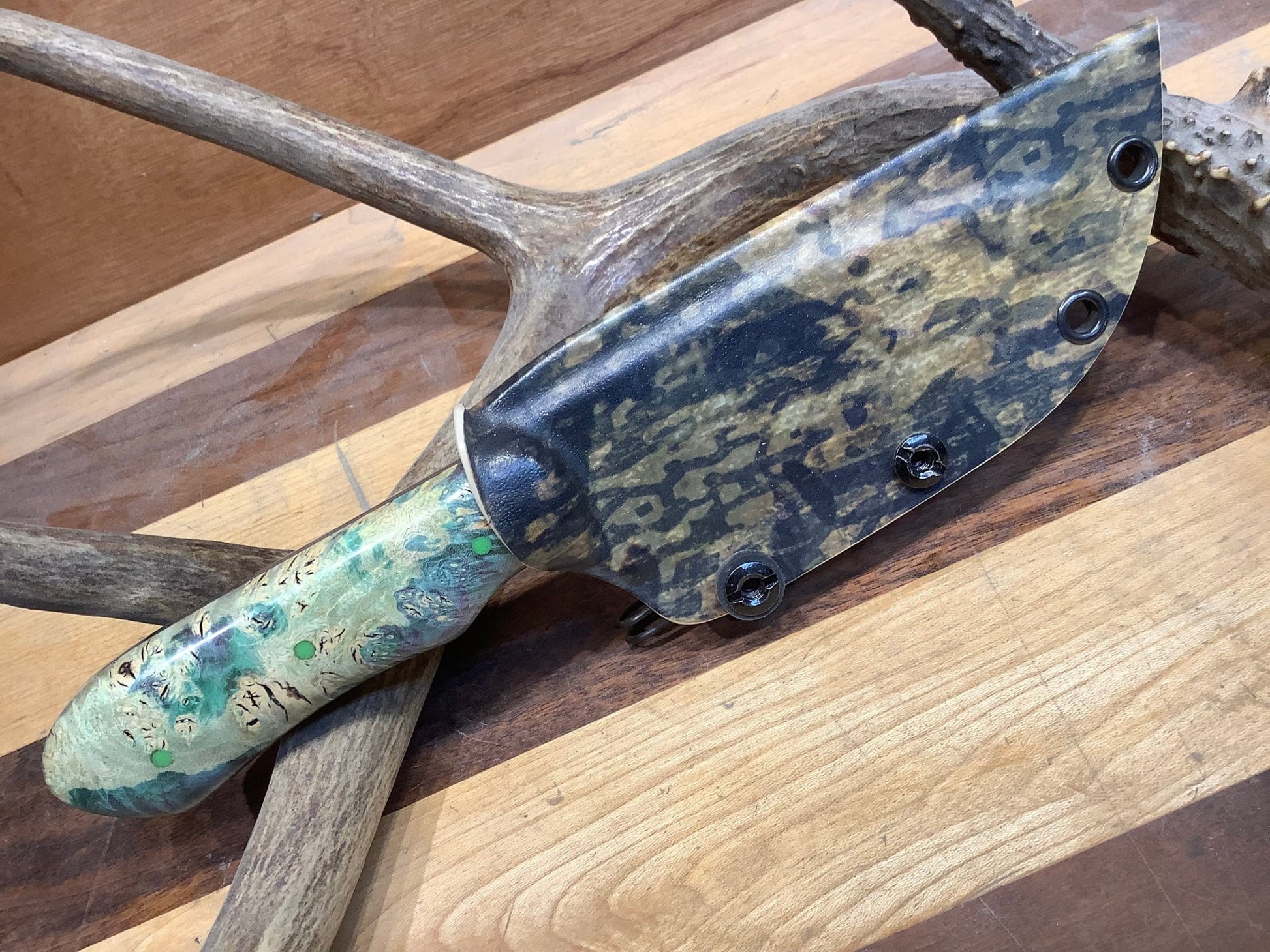 Serenity Knives Houston - Trailing Point Hunter - ATS34 - Green Box Elder Burl - Kydex Sheath - Angler's Pro Tackle & Outdoors