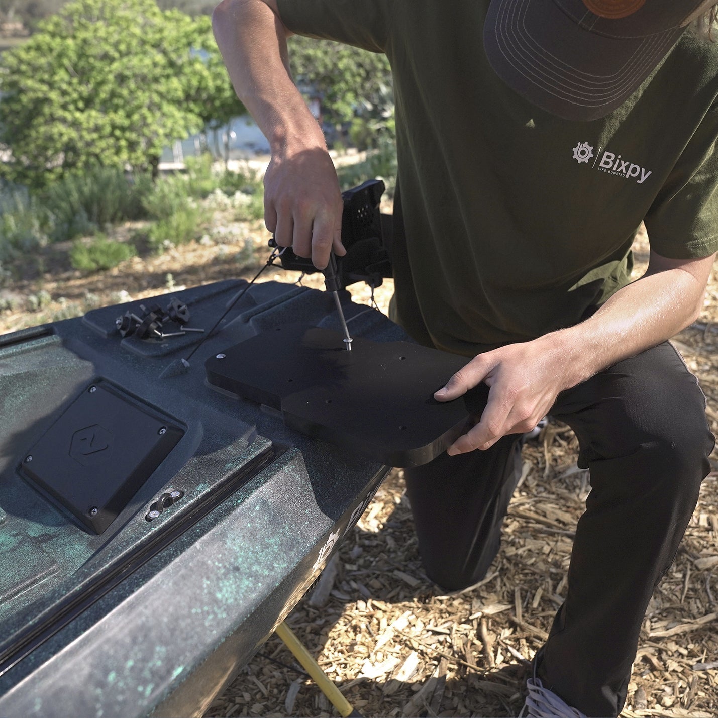 Vibe Shearwater Power Pole Mounting Plate by Bixpy USA