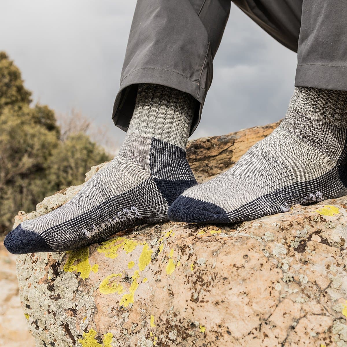 Minus33 Midweight - Day Hiker Crew Socks