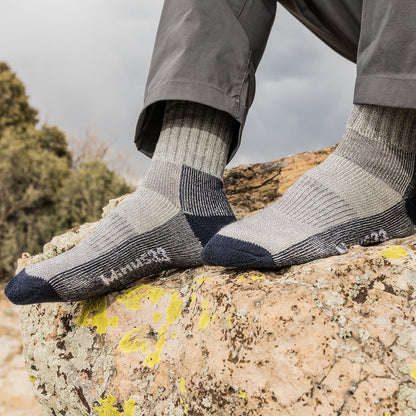 Minus33 Midweight - Day Hiker Crew Socks