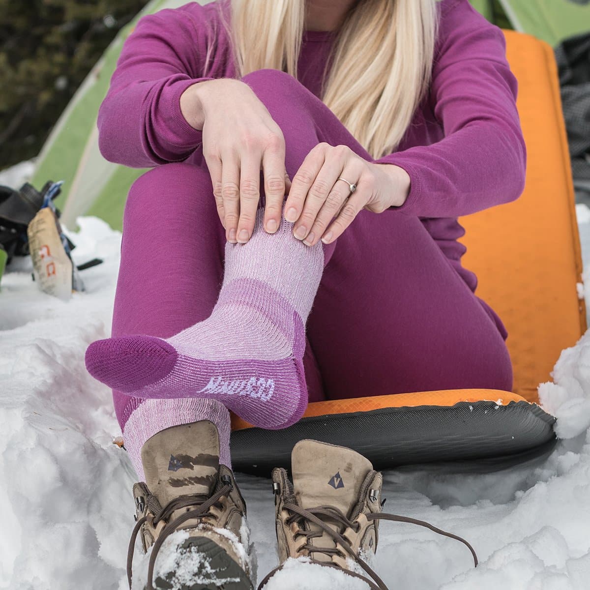 Minus33 Midweight - Day Hiker Crew Socks