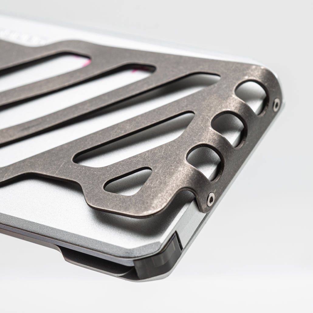 DANGO SK1 Slide Kick Wallet with Titanium Money Clip