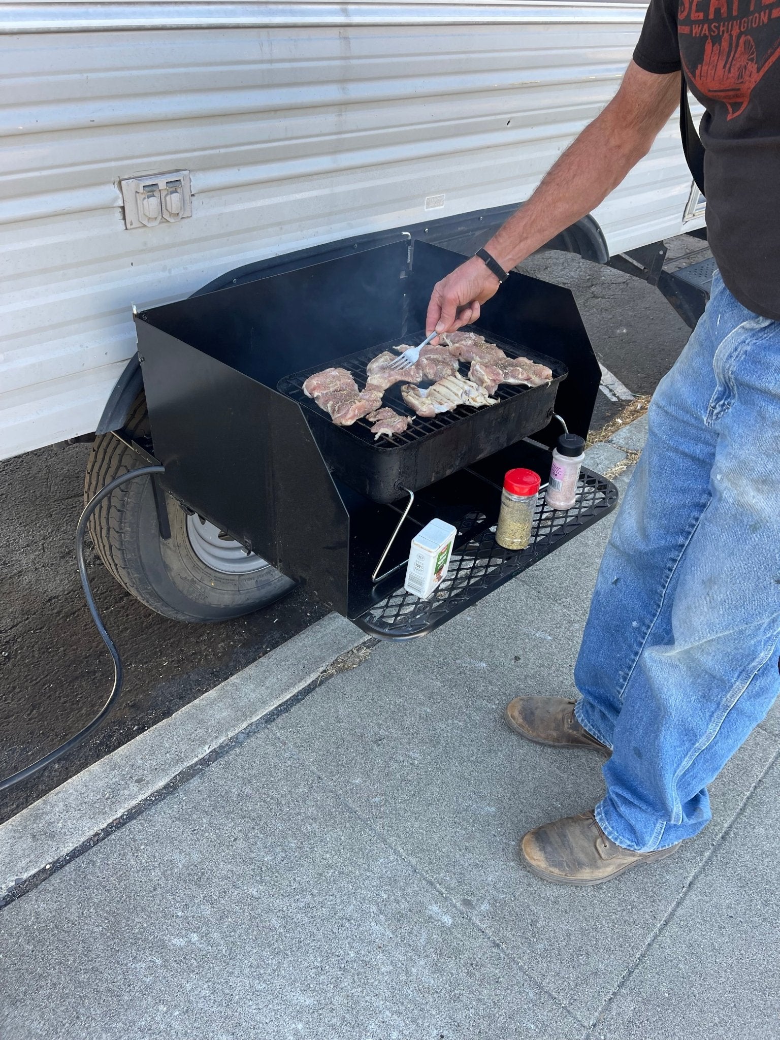 Tailgaters Tire Table BBQ Windscreens - Angler's Pro Tackle & Outdoors