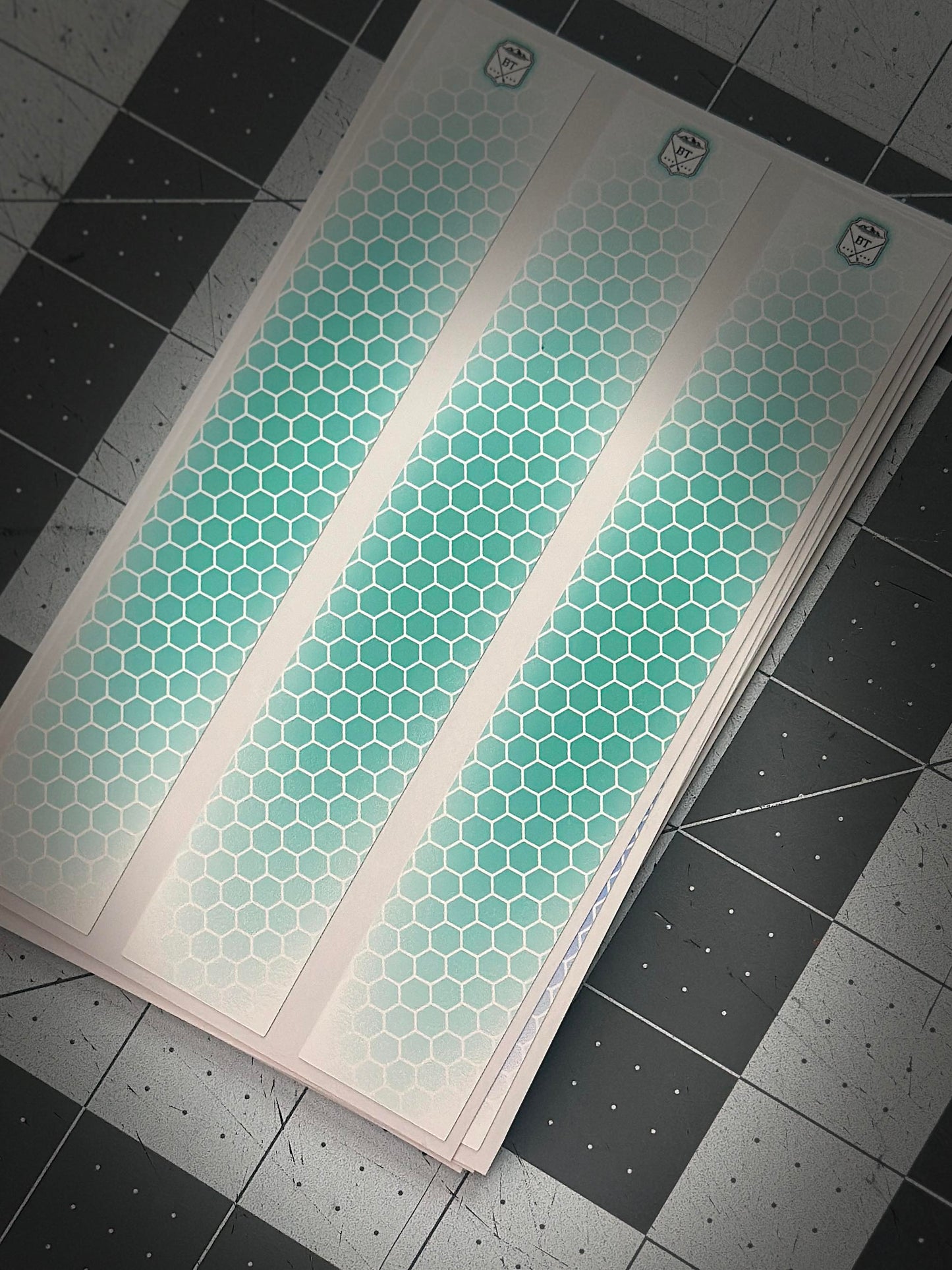 The Bowtique White Shadow Drop Honeycomb Arrow Wraps