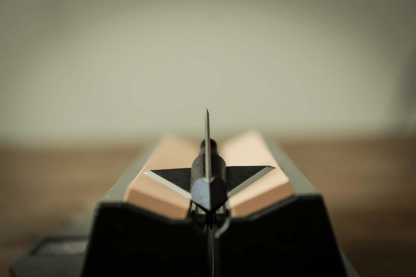 Tooth of the Arrow | Medium Grit 4-Blade Broadhead Sharpener