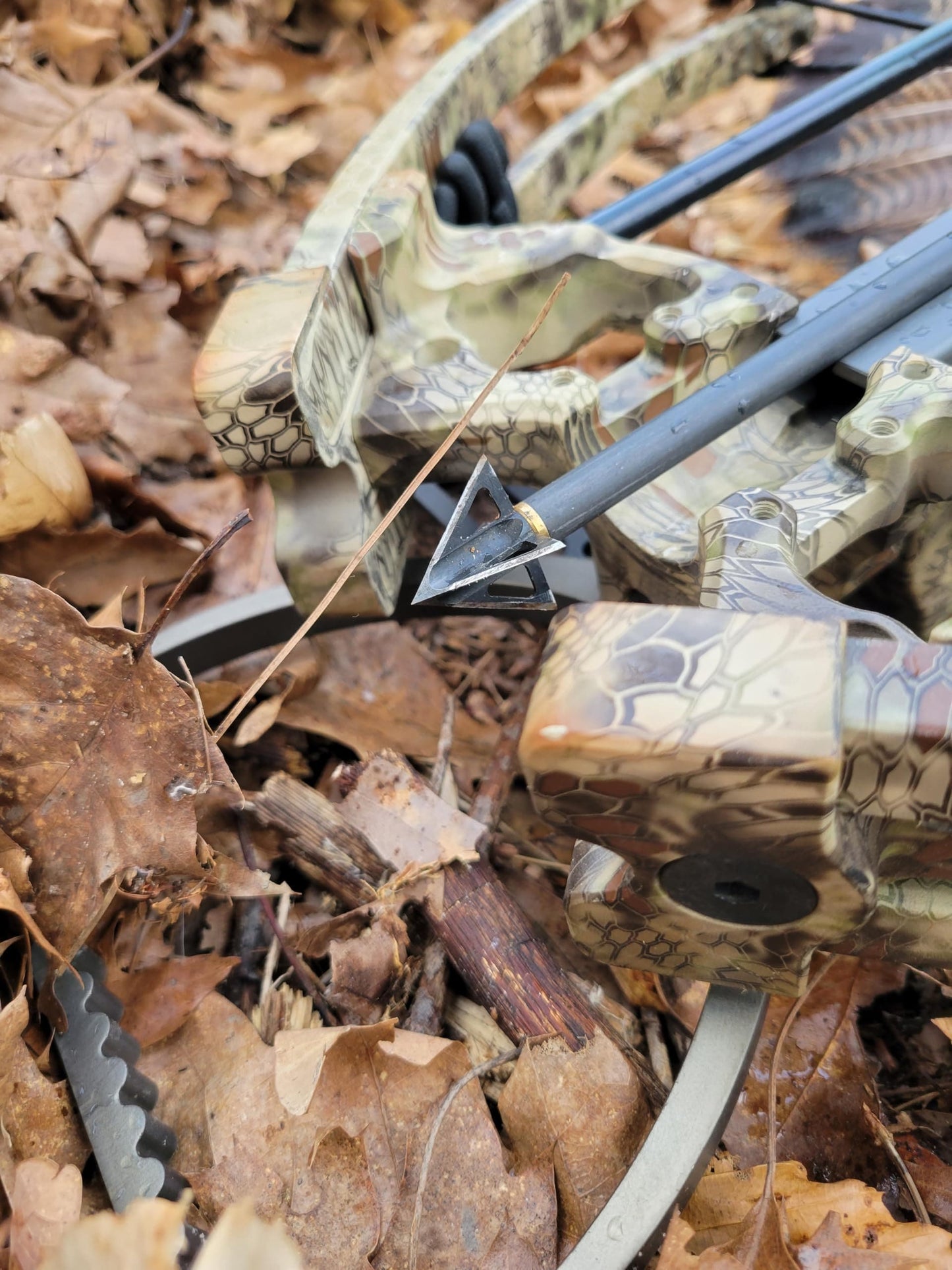 TOTA | 100 grain broadhead | 1-inch vented | fixed blade