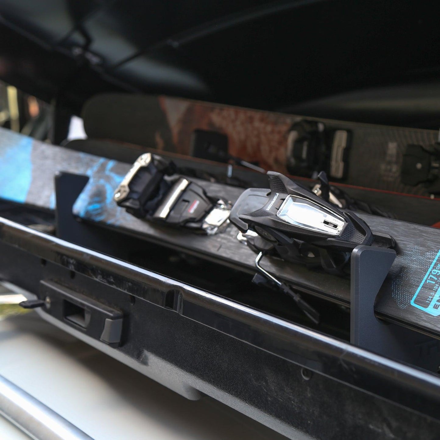 TRAPSKI LowPro 3 M Ski and Snowboard Rack Insert for Rooftop Cargo Box