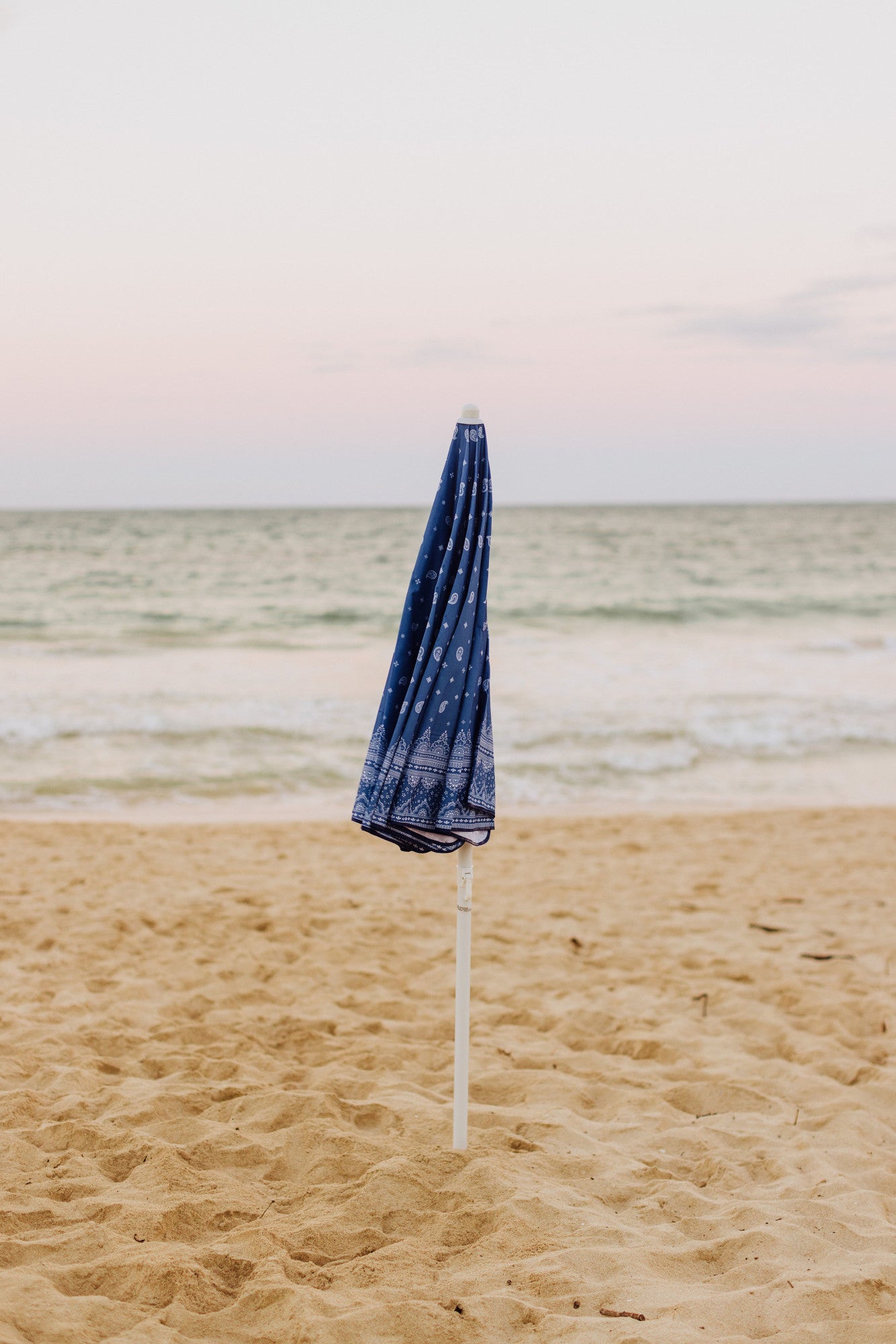 Picnic Time 5.5 Ft. Portable Beach Umbrella