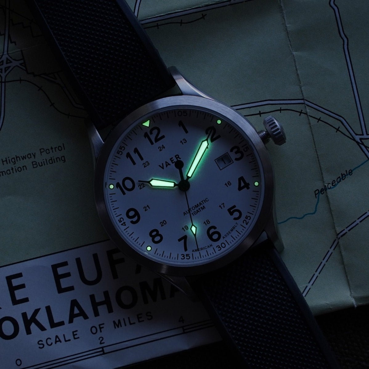 Vaer A5 Field White - USA Auto 40mm - Angler's Pro Tackle & Outdoors