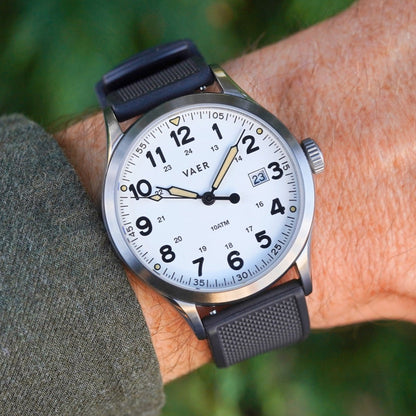 Vaer S5 Calendar Field White - 40mm Quartz - Angler's Pro Tackle & Outdoors