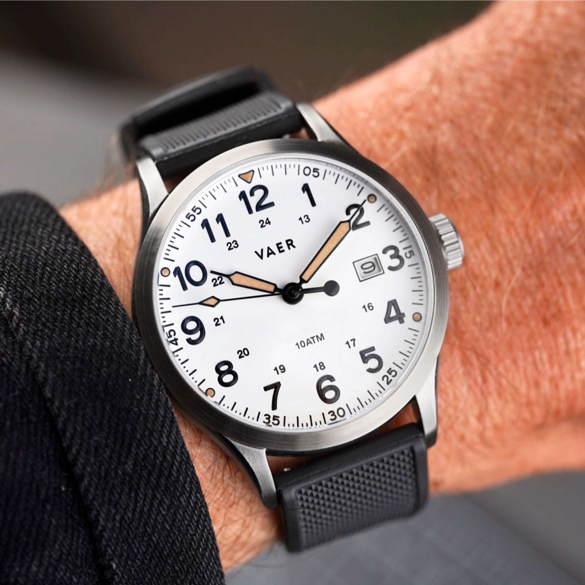 Vaer S5 Calendar Field White - 40mm Quartz - Angler's Pro Tackle & Outdoors