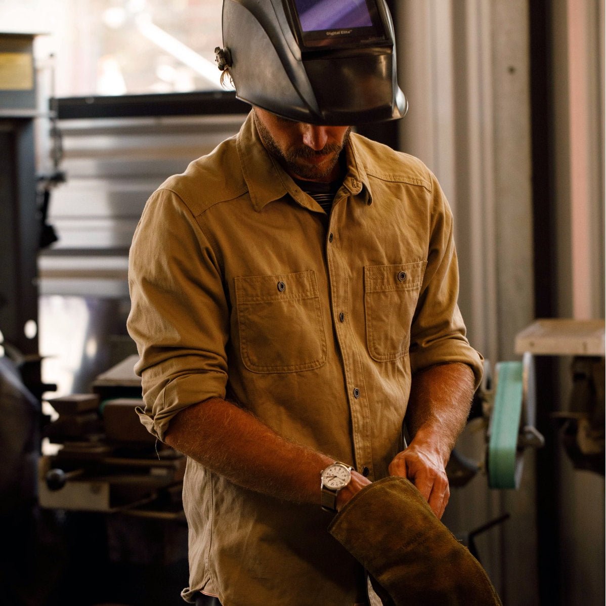 Vaer S5 Calendar Field White - 40mm Quartz - Angler's Pro Tackle & Outdoors