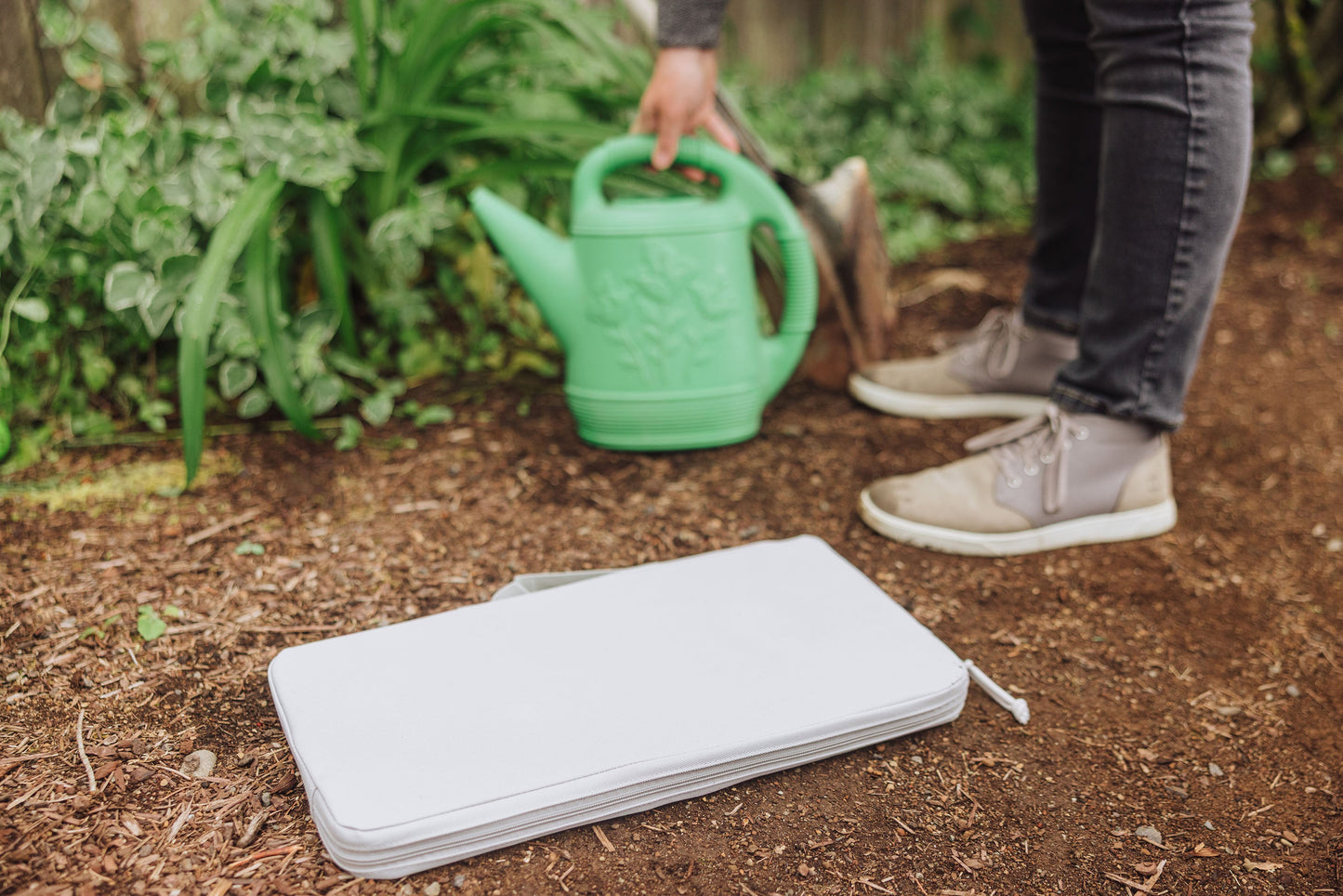 Picnic Time Gardening Kneeling Pad