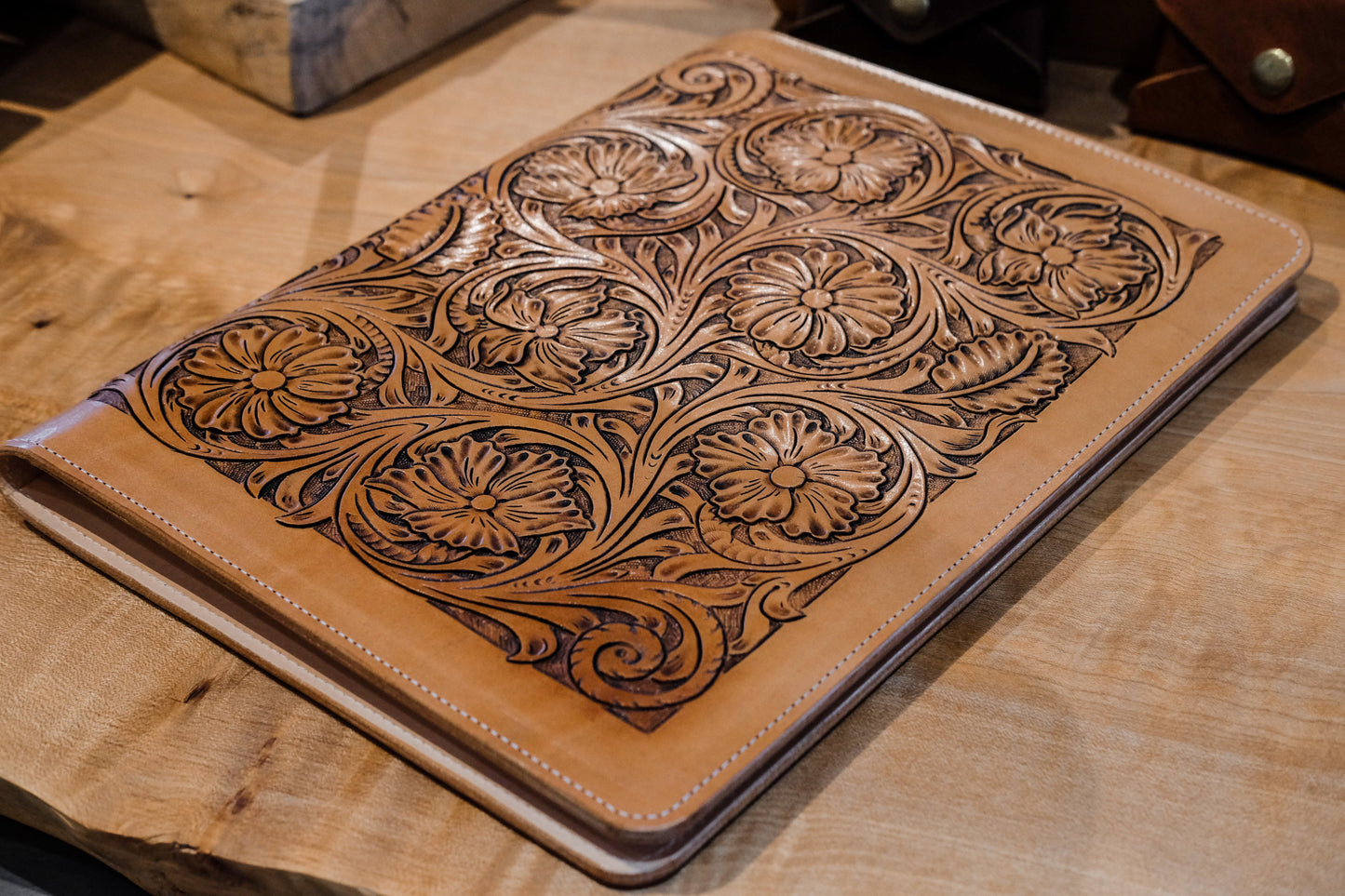 Twisted Arrow Goods Sylvester Padfolio - Sheridan Collection