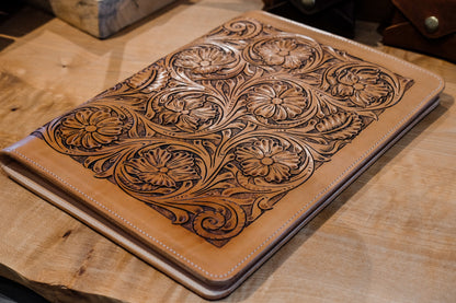 Twisted Arrow Goods Sylvester Padfolio - Sheridan Collection