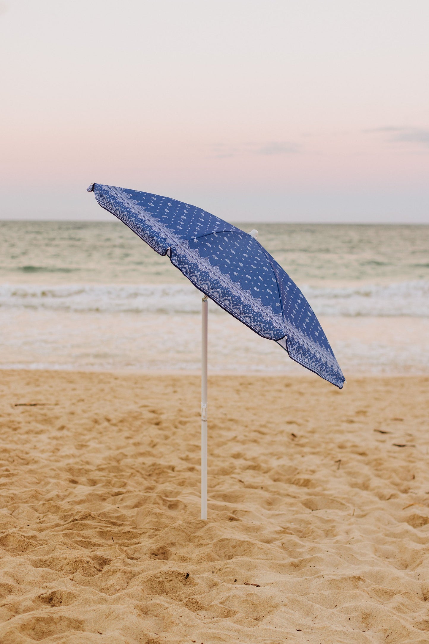 Picnic Time 5.5 Ft. Portable Beach Umbrella