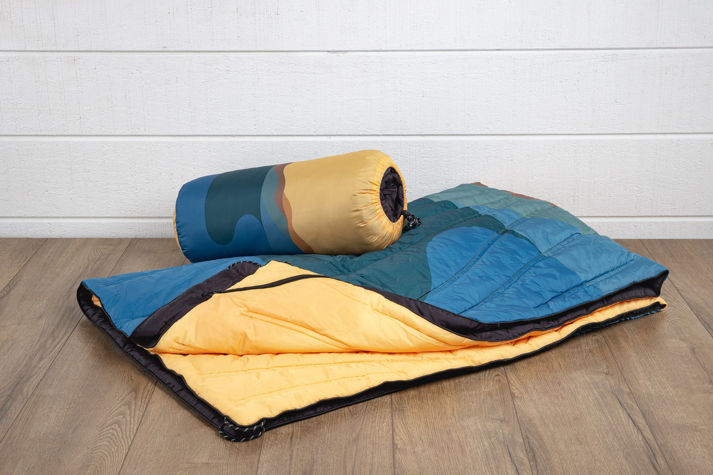 Picnic Time Aura Outdoor Puffer Blanket